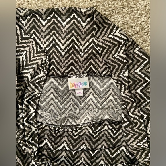 LuLaRoe Monochrome Chevron Midi Skirt - Picture 4 of 4